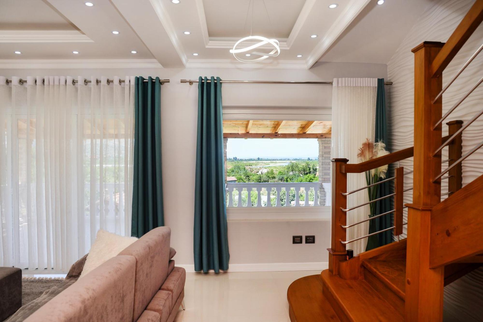 Villa Lejzo - Swimming Pool เบราท ภายนอก รูปภาพ