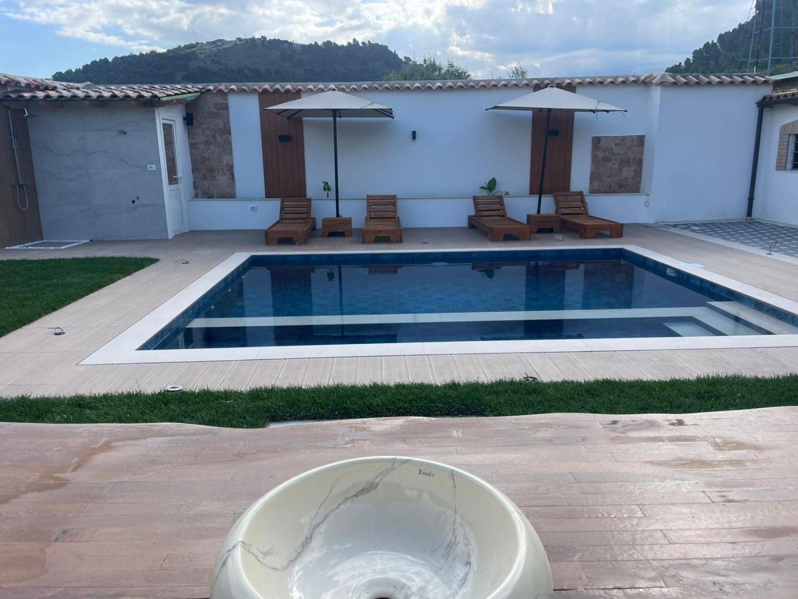 Villa Lejzo - Swimming Pool เบราท ภายนอก รูปภาพ